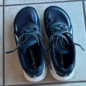 Altra Athletic Shoes in Navy and teal